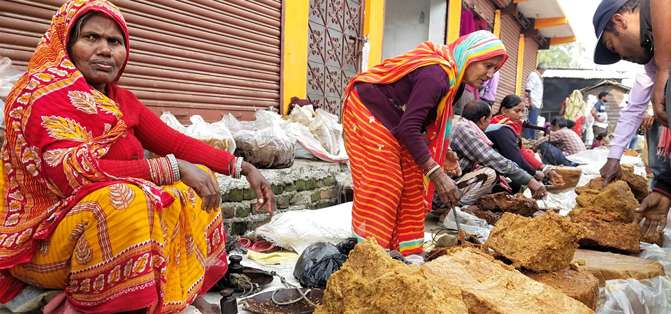 sale-of-sweet-items-soars-in-terai-for-tila-sankraint