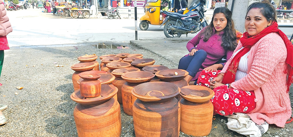 plastic-utensils-pushing-woodworkers-out-of-business