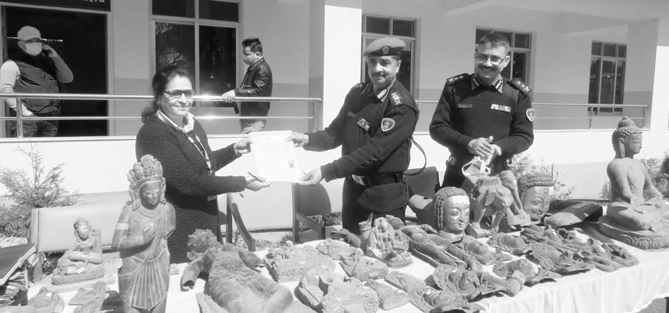 recovered-god-idols-handed-to-national-museum