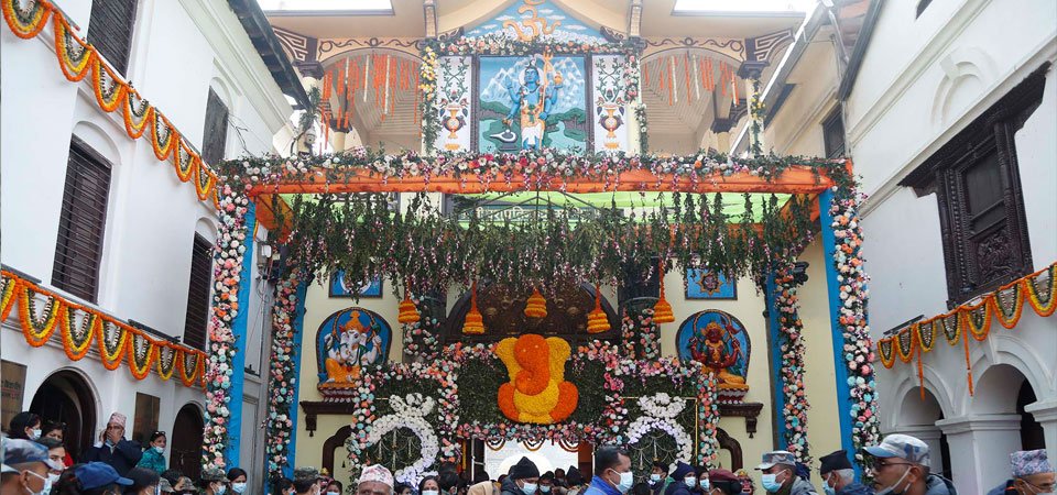 round-one-million-devotees-offer-prayers-at-pashupatinath