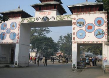 over-100-nepalis-stranded-in-panitanki-border-point