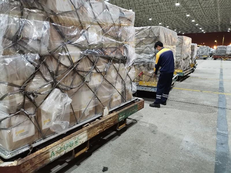 medical-goods-arrive-from-china