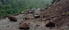 landslide-blocks-karnali-highway