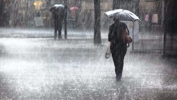 heavy-rains-predicted-from-today-riverside-residents-warned-of-danger