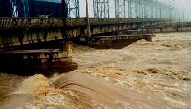 water-level-rising-in-rivers-narayani-and-koshi-cross-danger-level