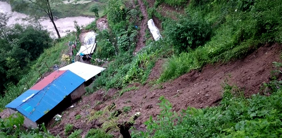 mother-daughter-buried-by-landslide-in-dang
