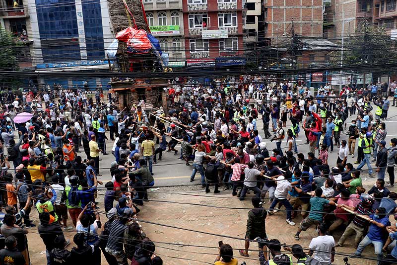 patan-locals-demanding-machindranath-chariot-procession-and-police-get-into-scuffle