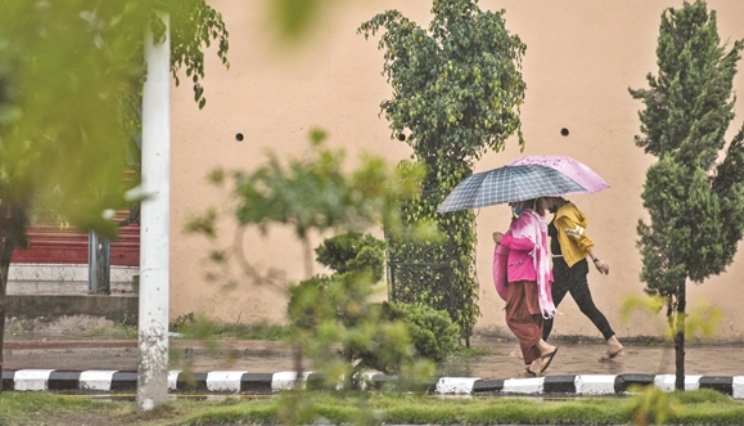 monsoon-expected-to-stay-beyond-normal-date