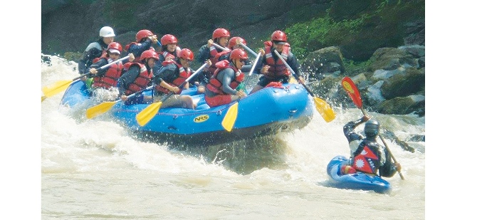 rafting-resumes-in-trishuli-after-six-months
