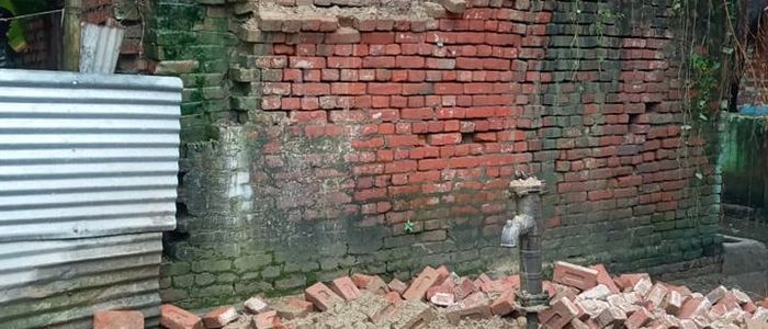 deteriorating-wall-of-gokarna-raj-park-puts-local-travelers-at-risk