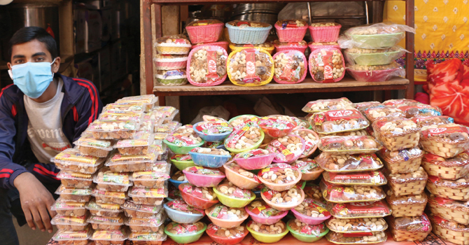 sales-of-dry-fruits-goes-down-this-tihar