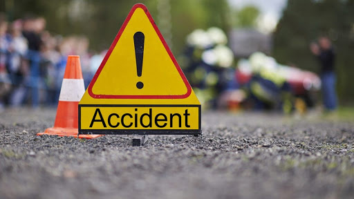 microbus-accident-leaves-one-dead-five-injured