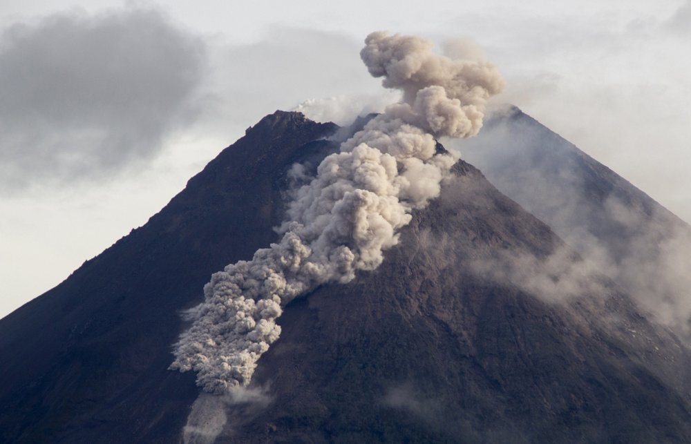 indonesian-volcano-unleashes-river-of-lava-in-new-eruption