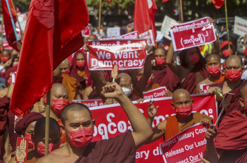 myanmar-protesters-back-on-streets-despite-police-violence