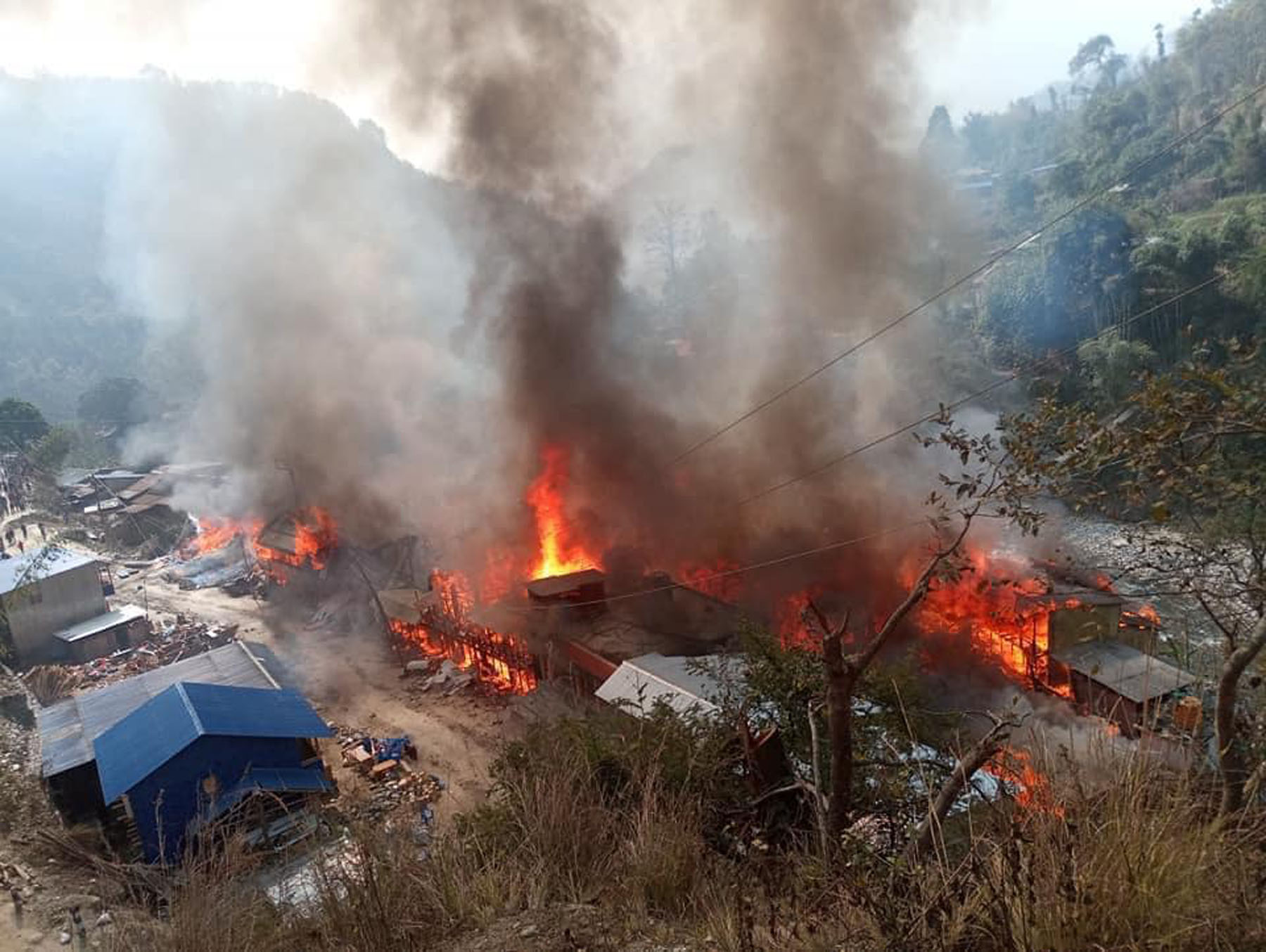 fire-destroys-47-houses-displacing-79-families-in-dobhan-bazaar