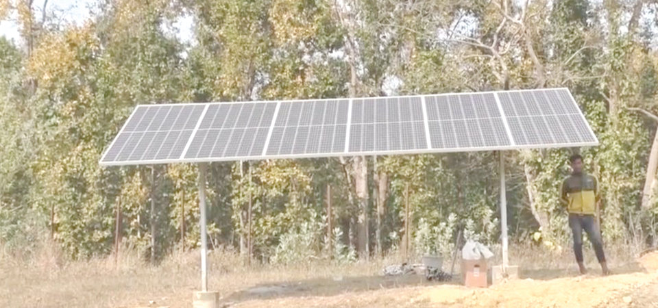 solar-pump-added-to-the-canal-of-sikta-irrigation-project
