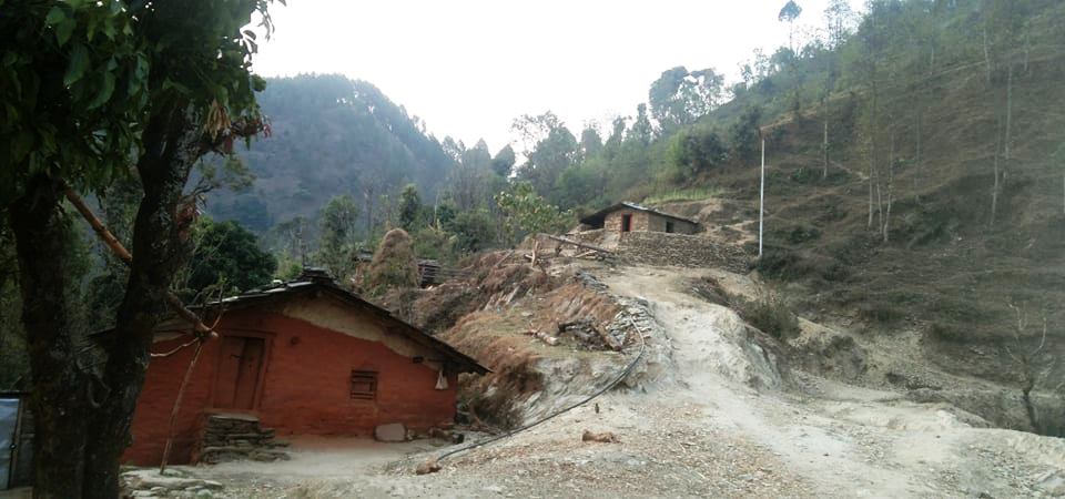 baitadi-people-compelled-to-visit-gokuleshwor-bazaar-for-mobile-charge