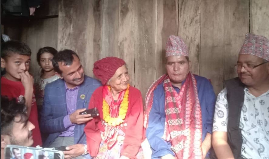 durga-prasad-reunites-with-mother-after-40-years