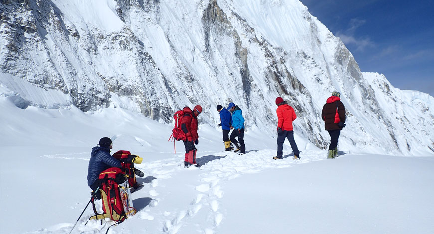 mental-health-training-imparted-to-workers-of-mountaineering-sector