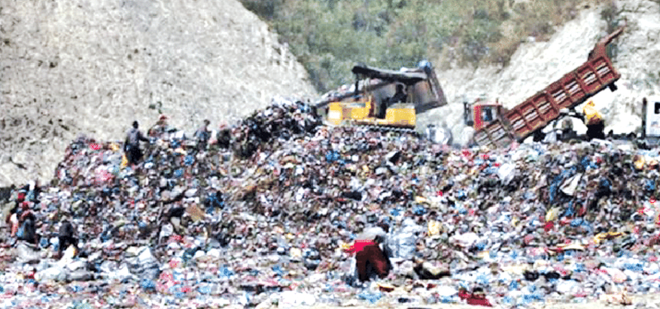 waste-piles-up-on-roads-as-sisdol-locals-obstruct-disposal