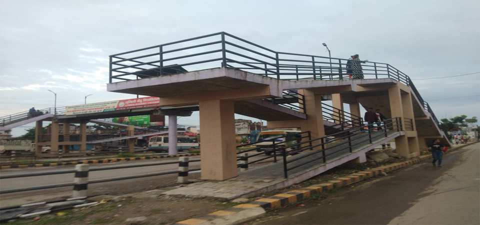 pedestrians-reluctant-to-use-overhead-bridges-in-rupandehi