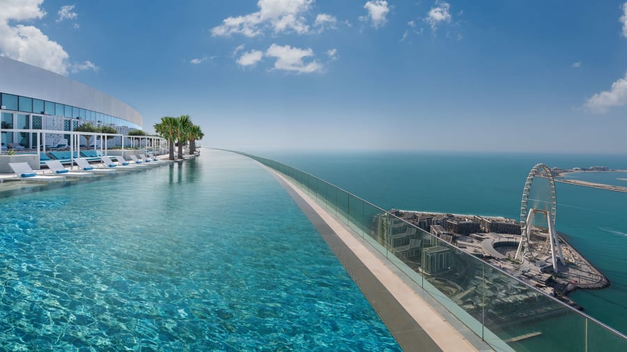 the-worlds-highest-infinity-pool-has-opened-in-dubai
