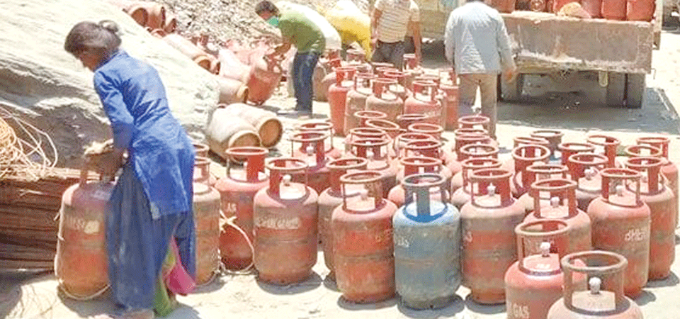 a-cylinder-of-gas-costs-rs-2400-at-raskot