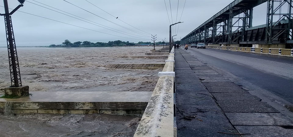 water-level-rising-in-koshi-river-500-houses-inundated-in-saptari