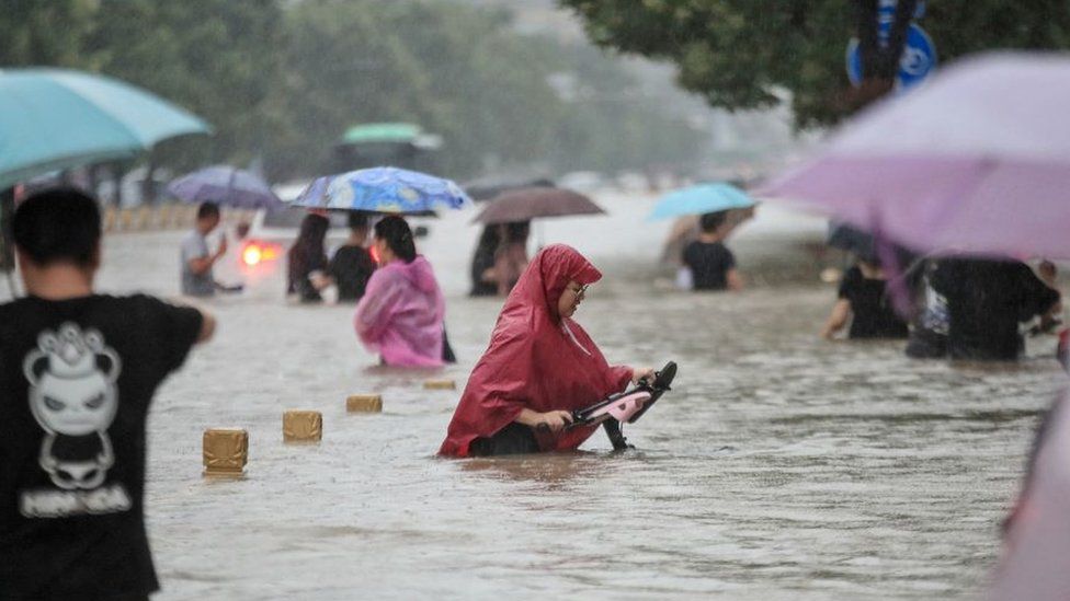 henan-floods-12-dead-in-zhengzhou-train-and-thousands-evacuated-in-china