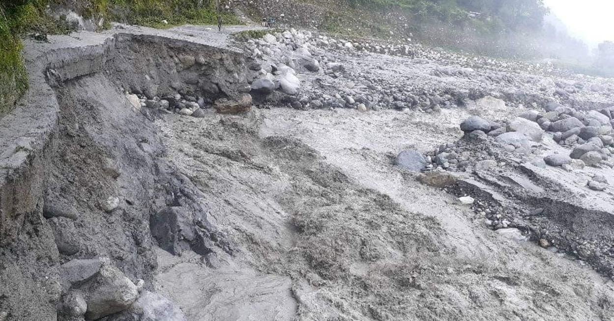 flooded-bahuli-river-sweeps-away-parts-of-road-in-bajhang