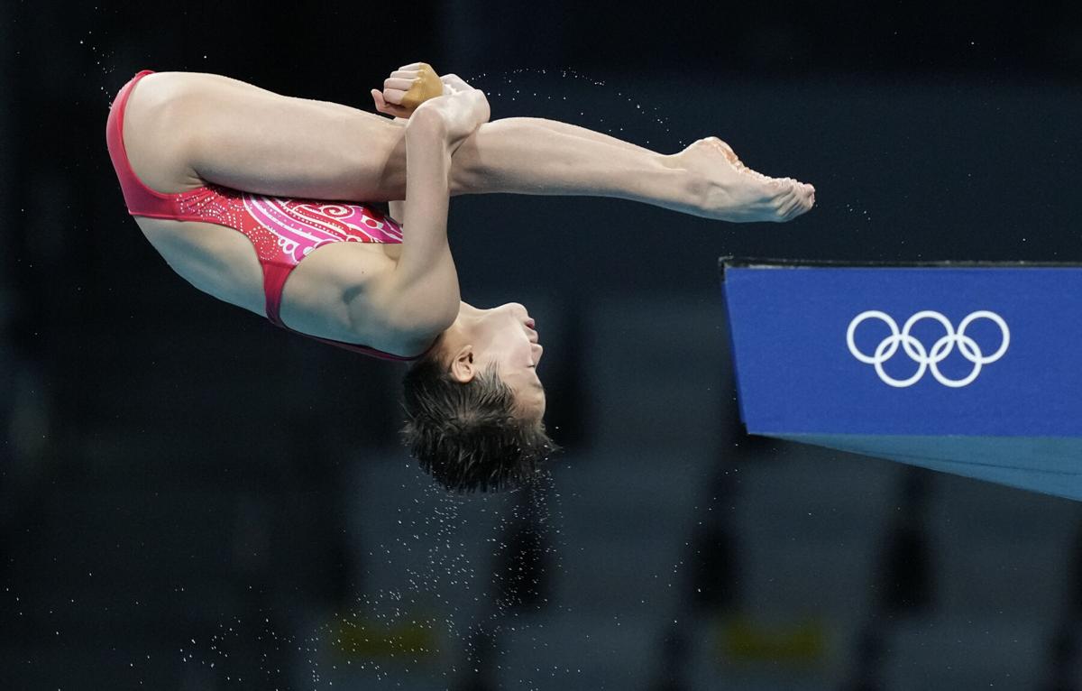 chinas-quan-14-wins-womens-diving-10m-platform-gold