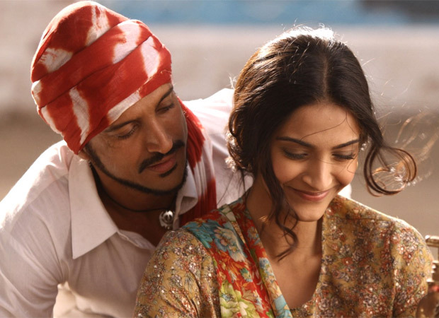 sonam-kapoor-was-offered-just-rs-11-for-her-role-in-bhaag-milkha-bhaag
