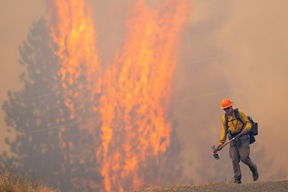 forest-service-maxed-out-as-wildfires-break-across-us-west