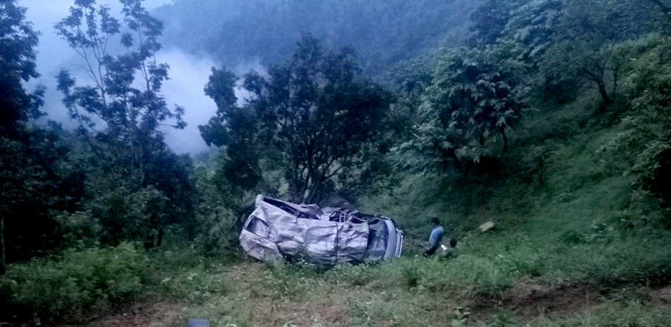 one-dead-ten-injured-in-arghakhanchi-micro-bus-accident