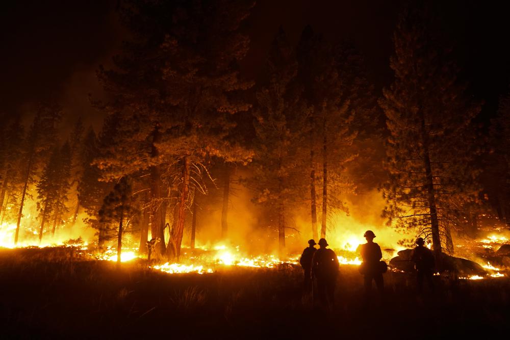 south-lake-tahoe-residents-can-return-as-fire-threat-eases