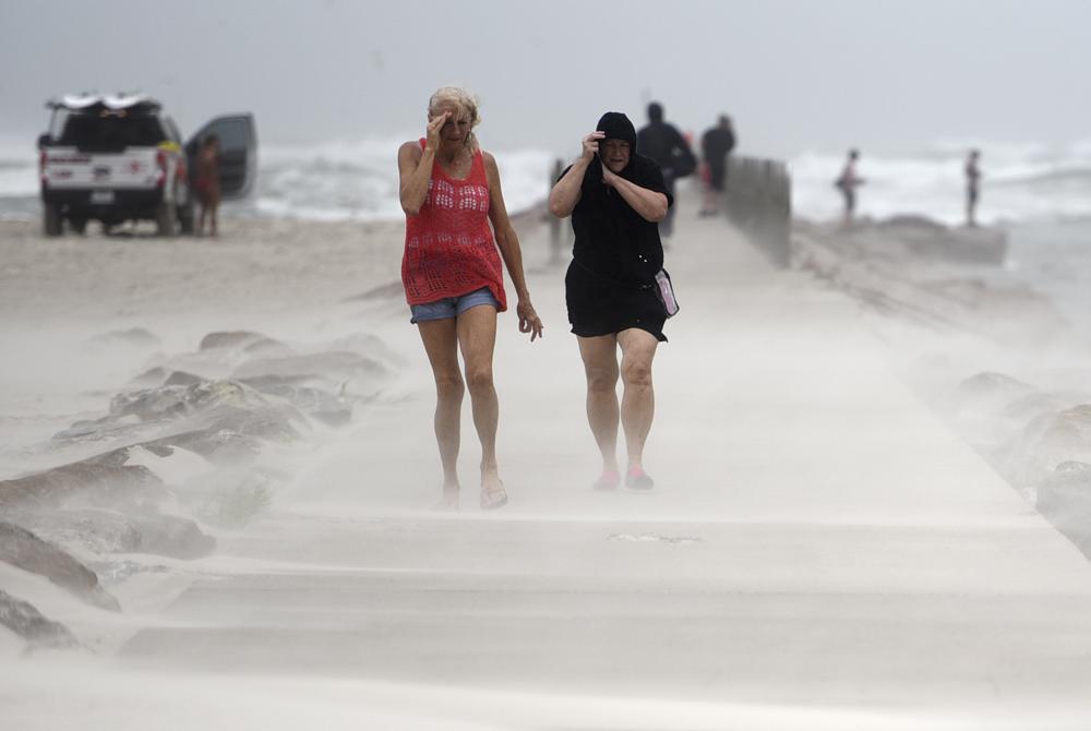 hurricane-nicholas-makes-landfall-on-the-texas-coast