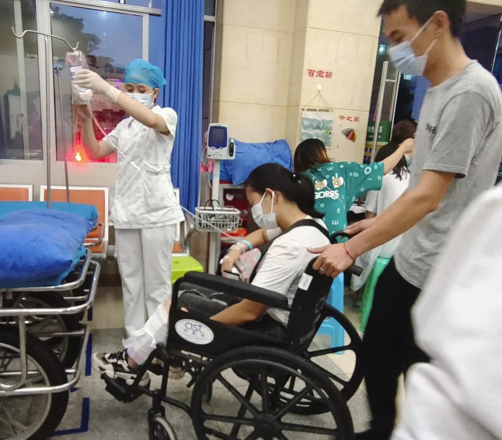 southwest-china-earthquake-collapses-homes-kills-at-least-3