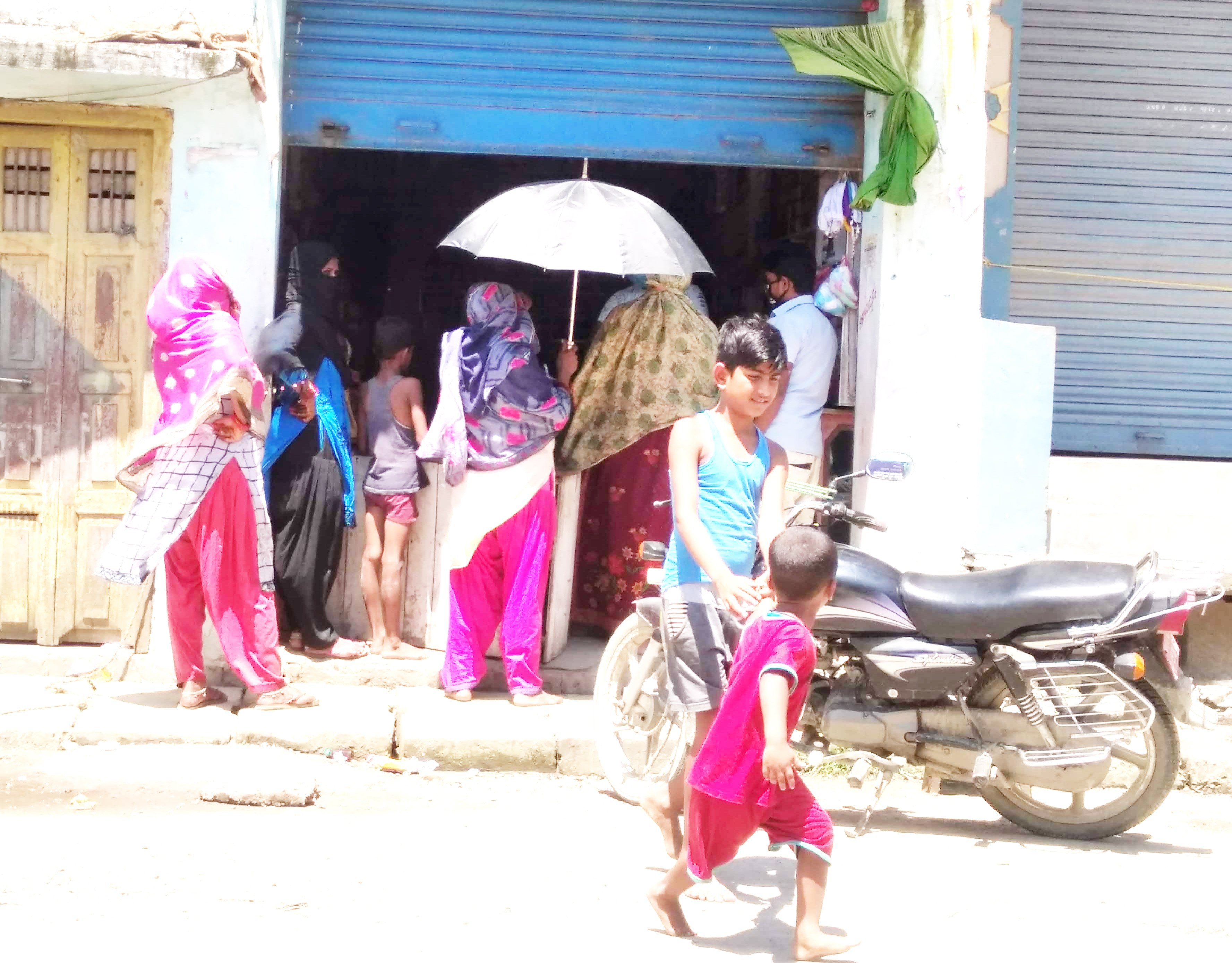 sweltering-heat-affects-normal-lives-in-terai
