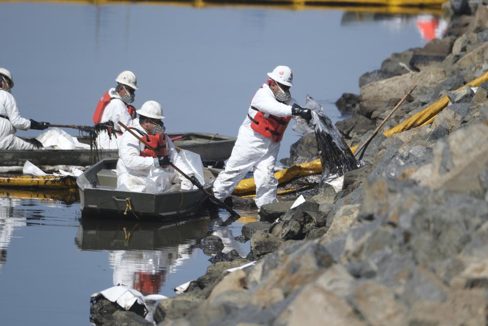 crews-race-to-limit-damage-from-major-california-oil-spill