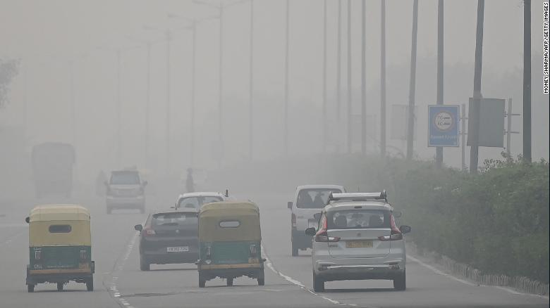 new-delhi-braces-for-emergency-measures-as-toxic-smog-worsens