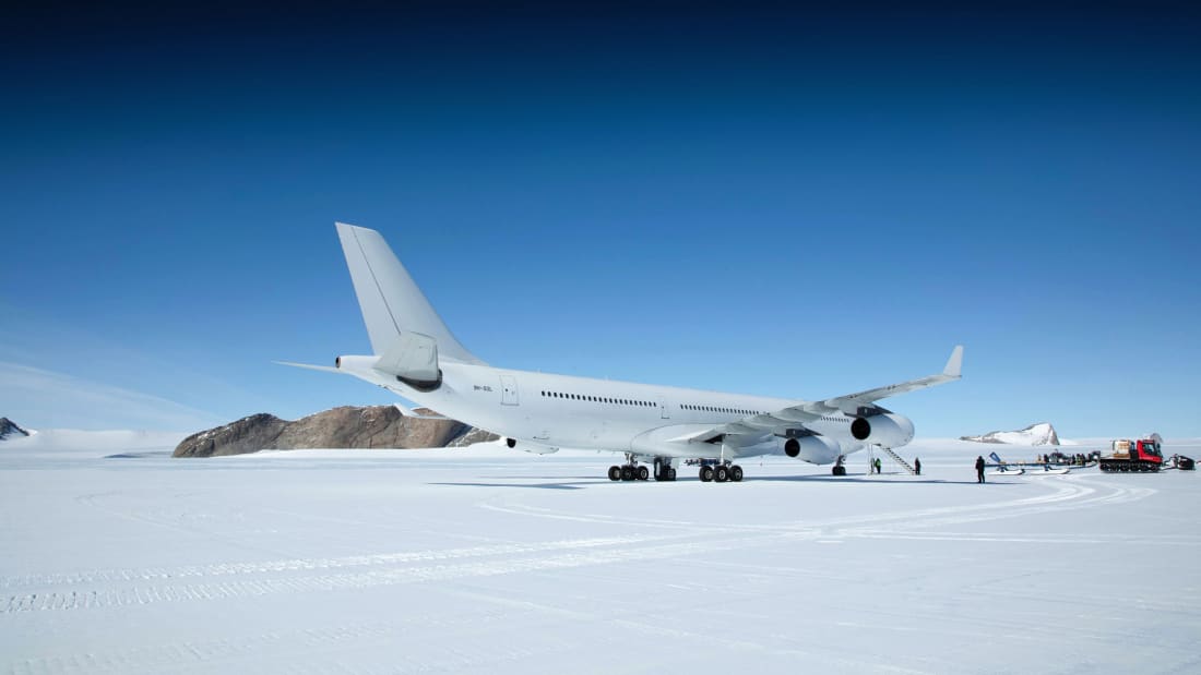 airbus-a340-plane-lands-on-antarctica-for-first-time