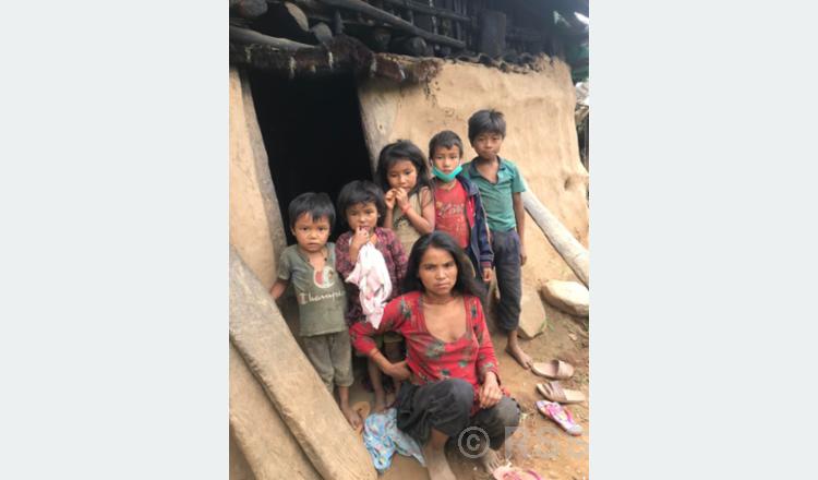 chepang-children-in-dhanding-in-need-of-warm-clothes