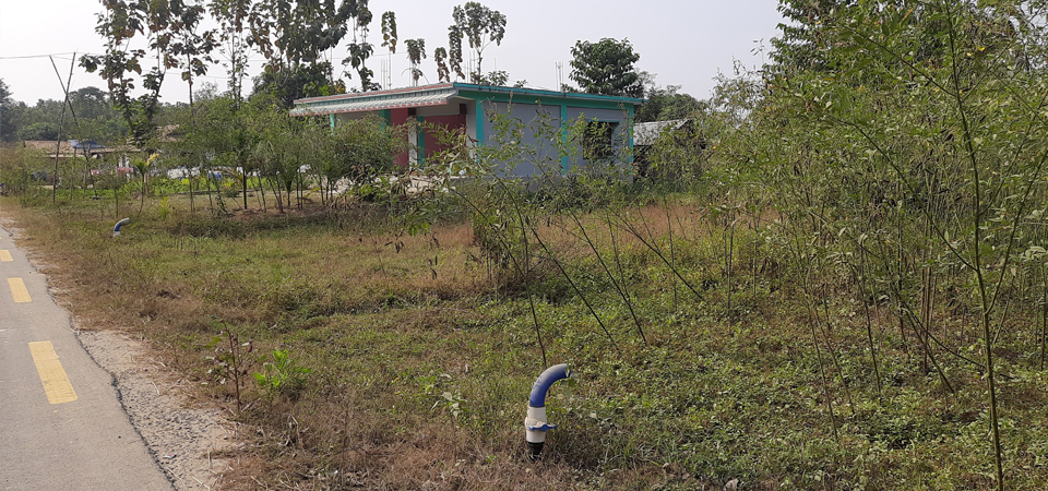 bahradashi-locals-waiting-to-see-irrigation-water-flow