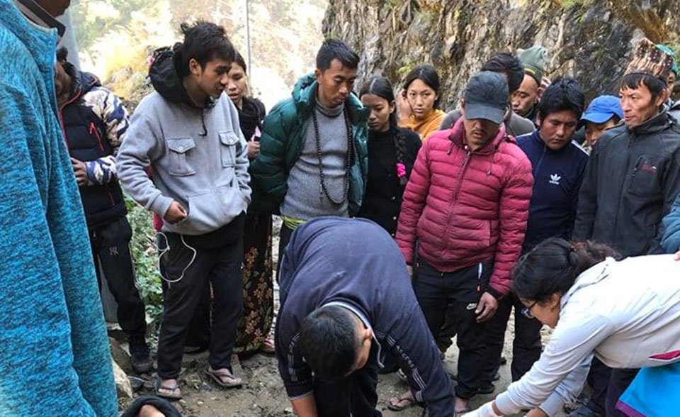 two-dead-four-injured-in-gorkha-accident