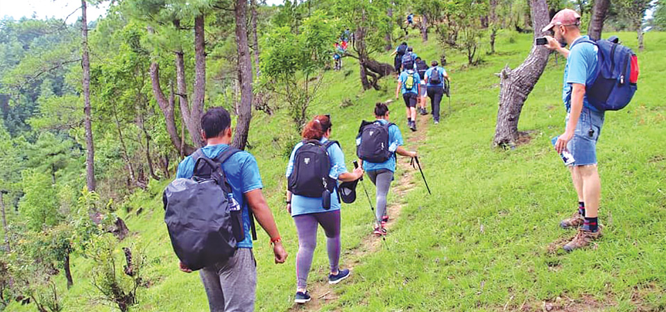hiking-becoming-popular-among-new-generation