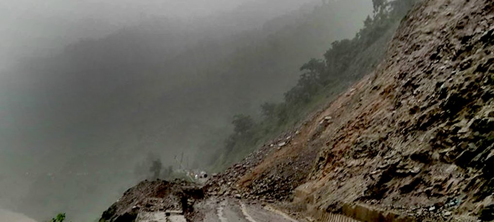 dry-landslide-disrupts-two-way-traffic-along-narayanghat-muglin-road