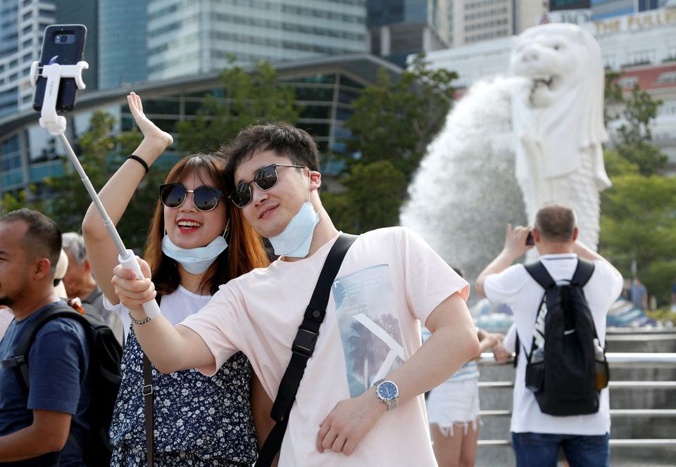 visitors-to-singapore-fall-to-record-low-in-2021