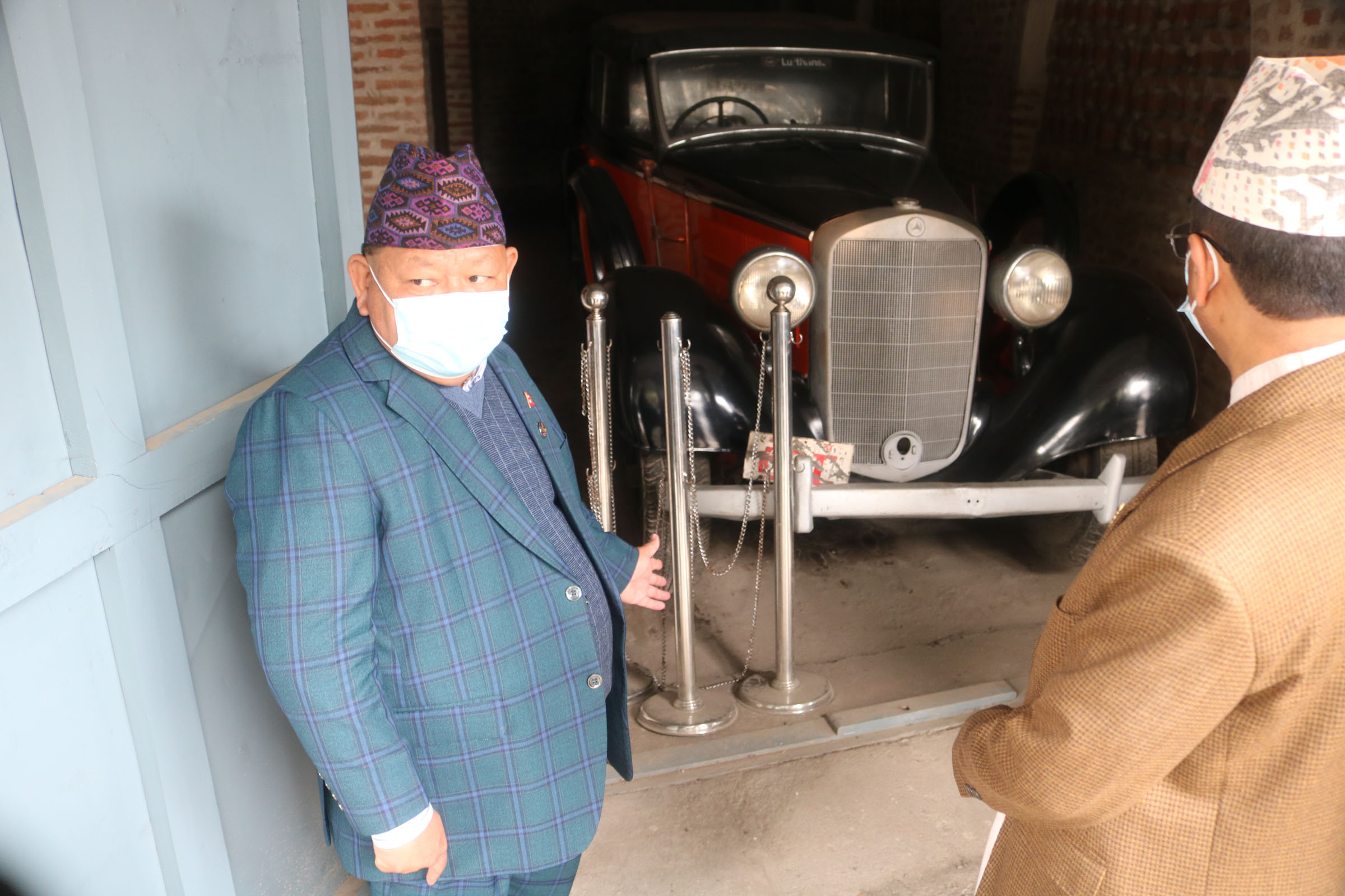 tourism-minister-aale-inspects-car-gifted-to-king-tribhuvan-by-hitler