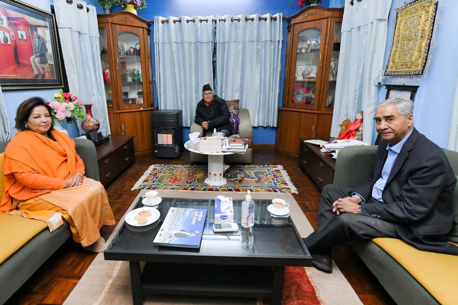 pm-deuba-holds-discussion-with-chair-oli