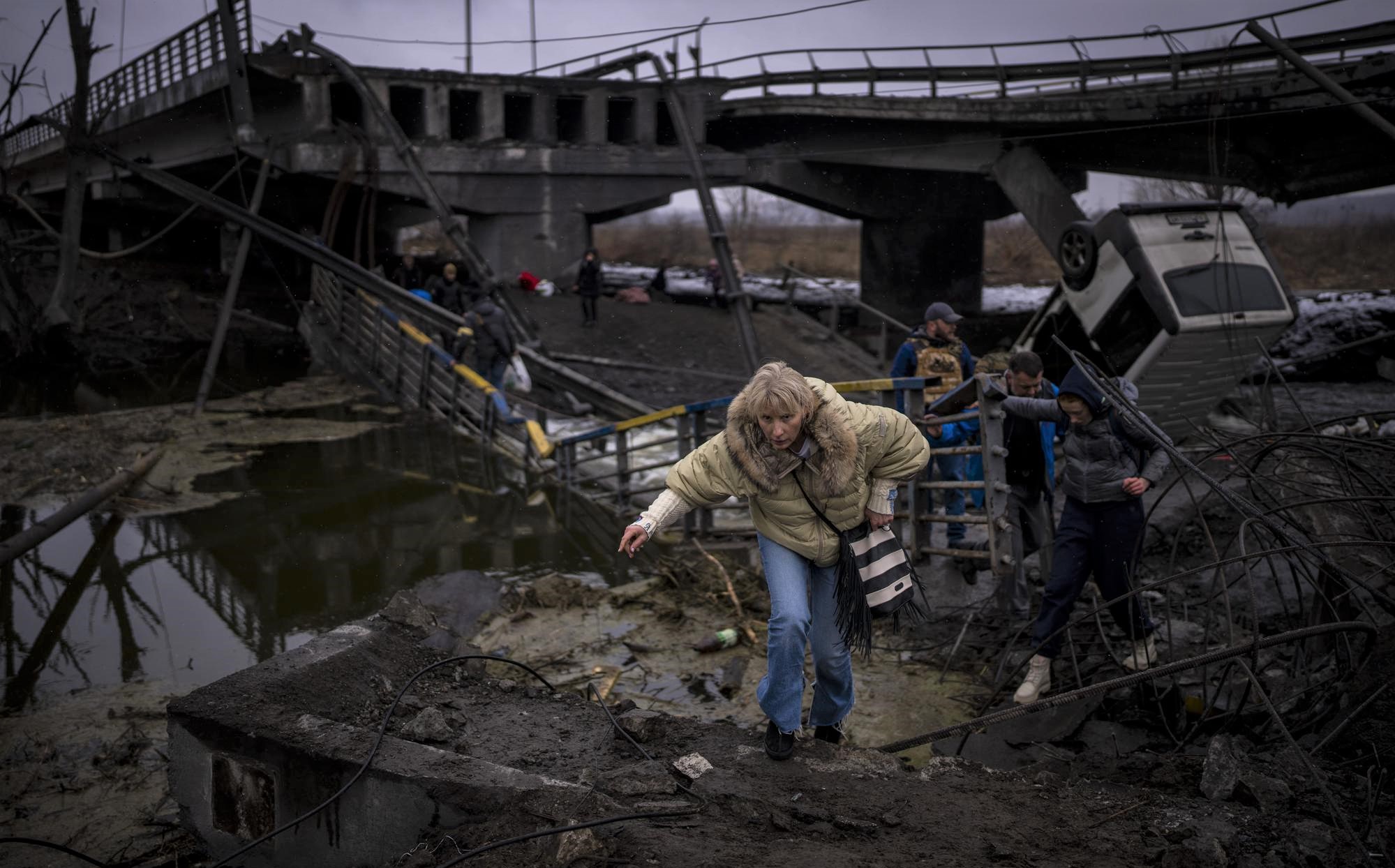 ukrainians-feeling-weight-of-war-photo-feature